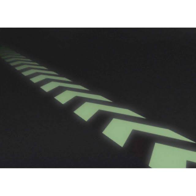 3x22 Glow in The Dark Arrow Tape Z33859