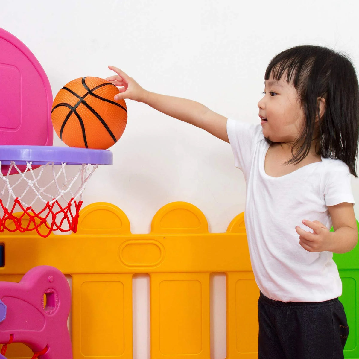 3 Packs 4.7 Inch Mini Inflatable Plastic Basketballs Toy N447424