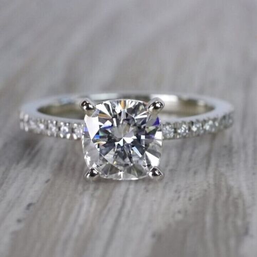 950 Platinum Solitaire Ring U158