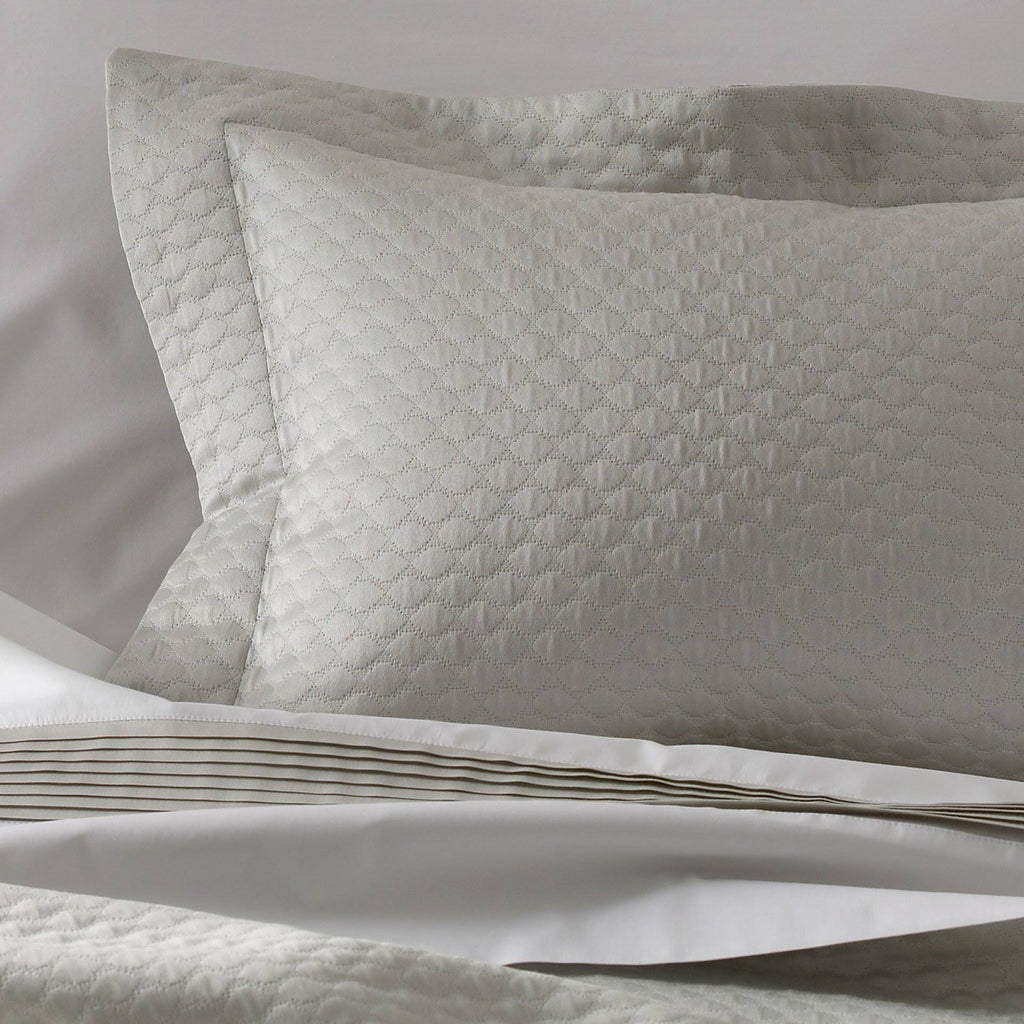 Ivory Full/Queen Coverlet E24507