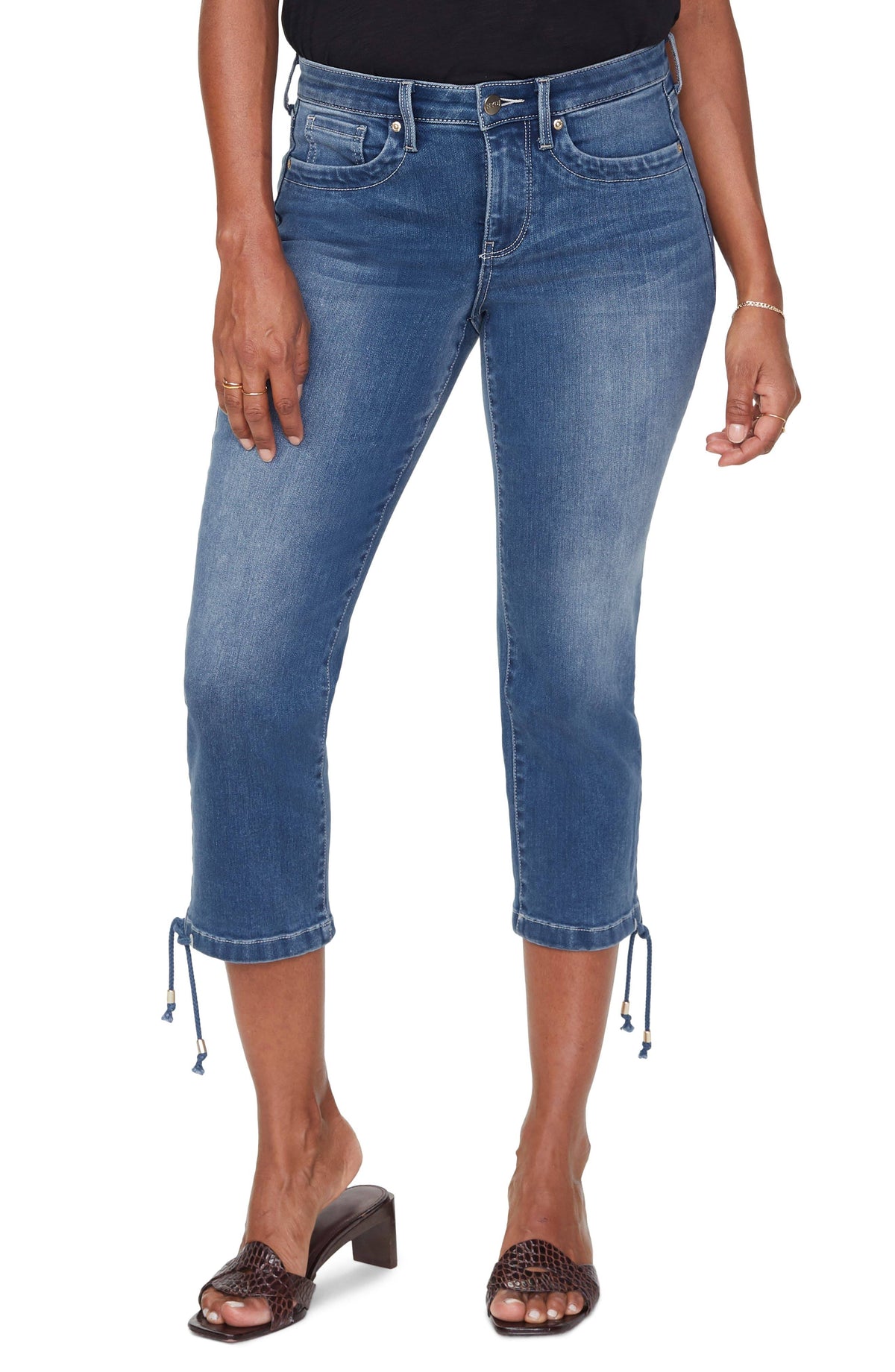 Capris with Drawcord Hem, Size 28 W M3036