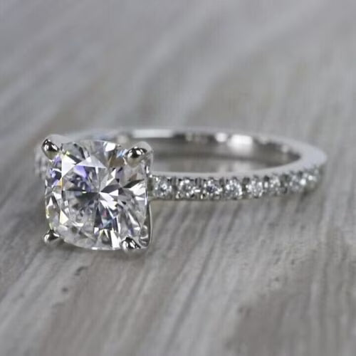 950 Platinum Solitaire Ring U158