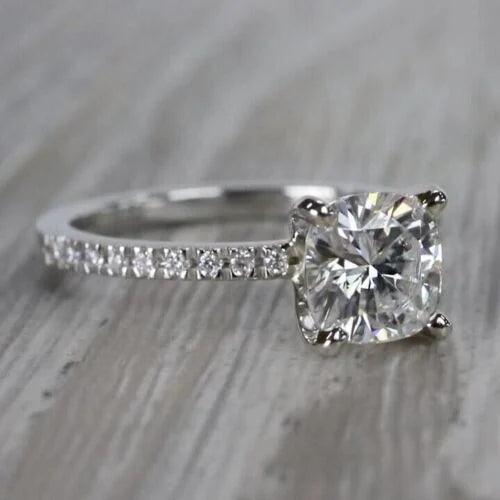 950 Platinum Solitaire Ring U158