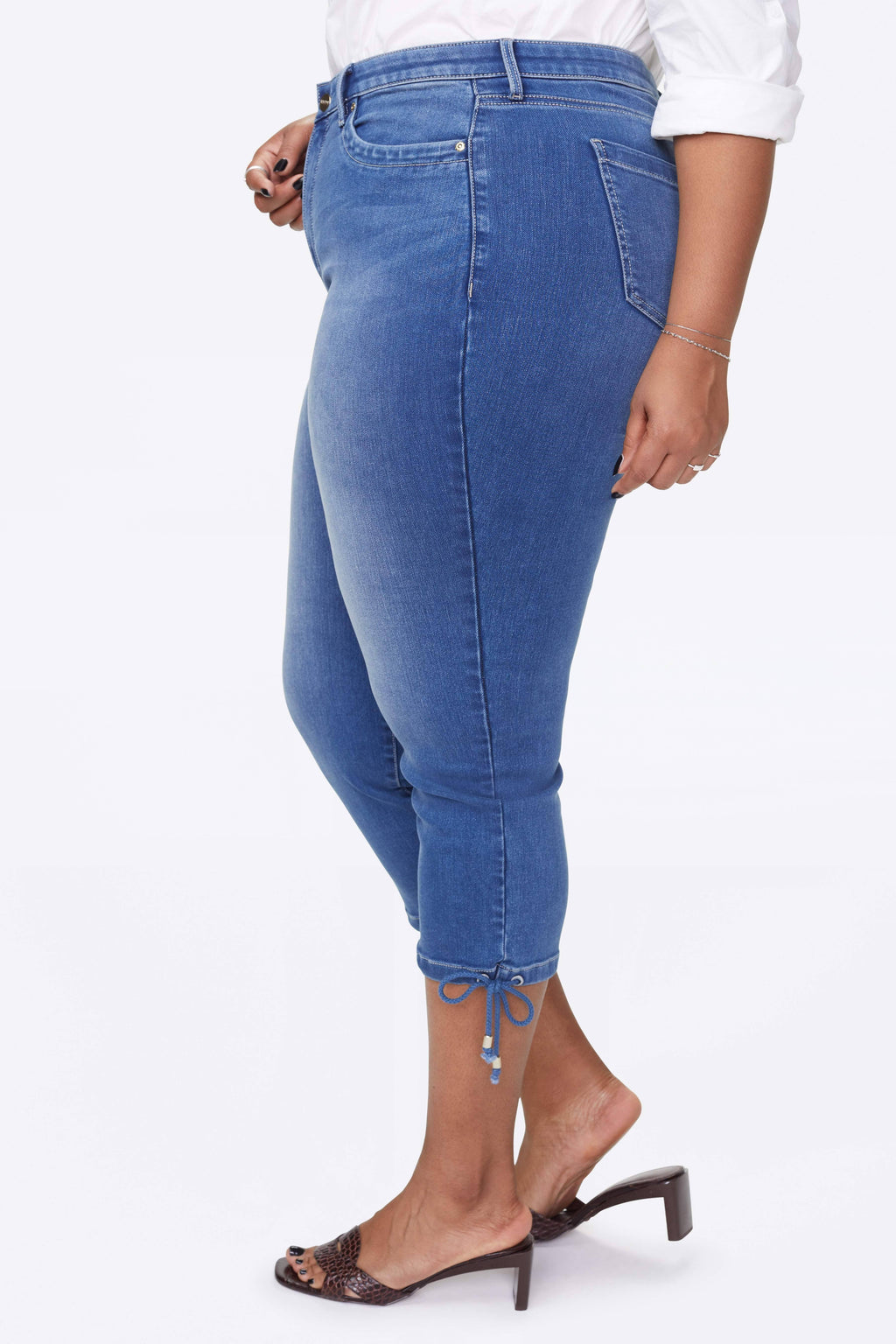 Capris with Drawcord Hem, Size 28 W M3036