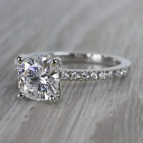 950 Platinum Solitaire Ring U158